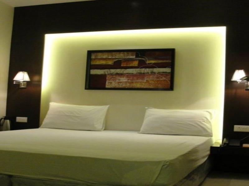 Hotel D'Grand Bareilly Dış mekan fotoğraf