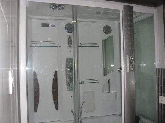 Hotel D'Grand Bareilly Dış mekan fotoğraf