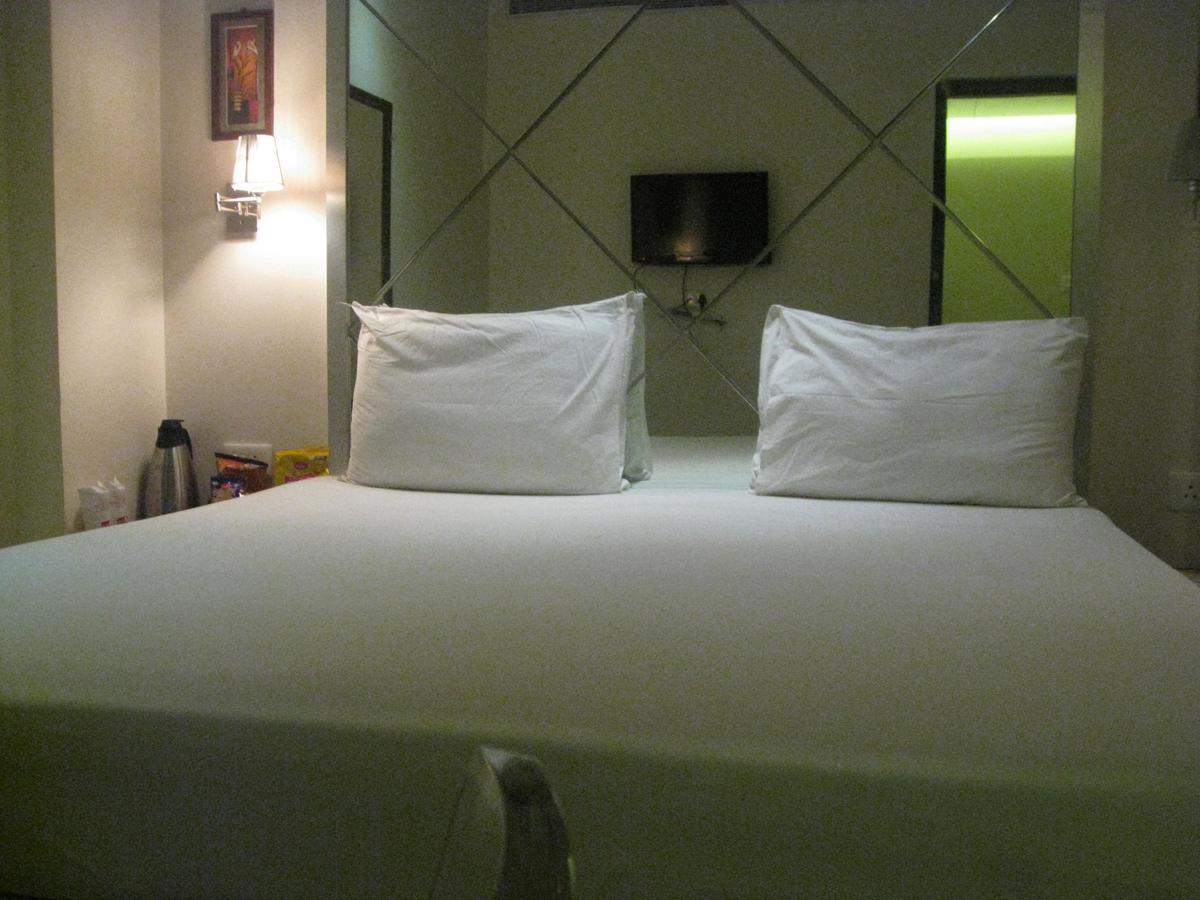Hotel D'Grand Bareilly Dış mekan fotoğraf