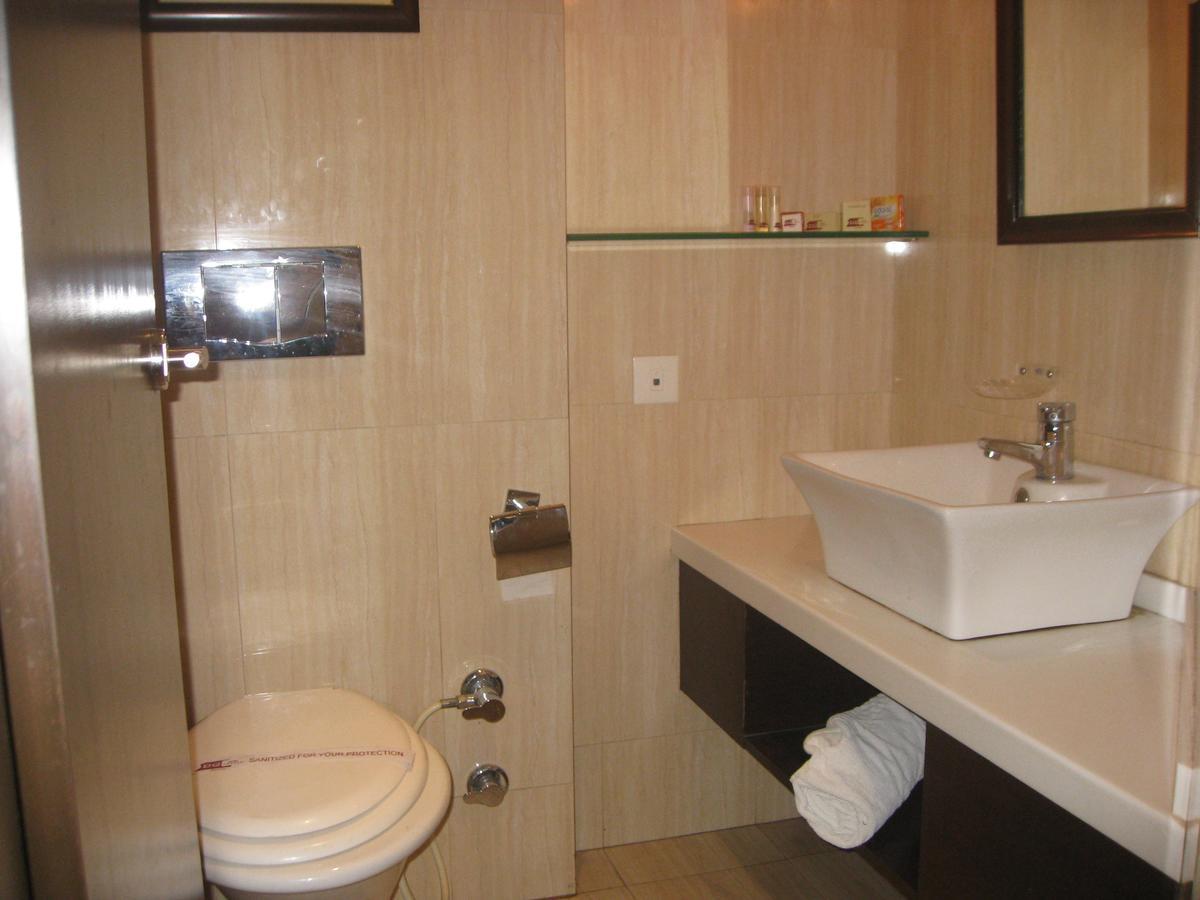 Hotel D'Grand Bareilly Dış mekan fotoğraf