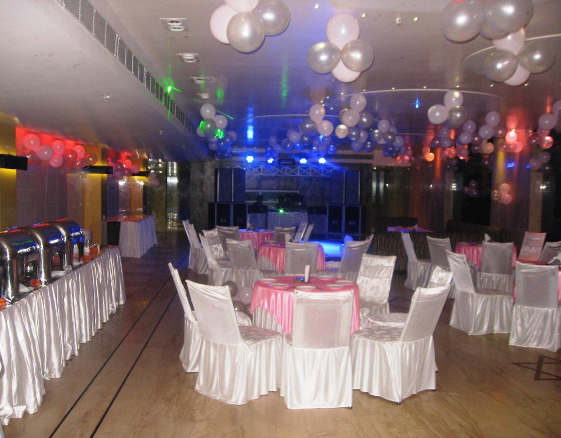 Hotel D'Grand Bareilly Dış mekan fotoğraf